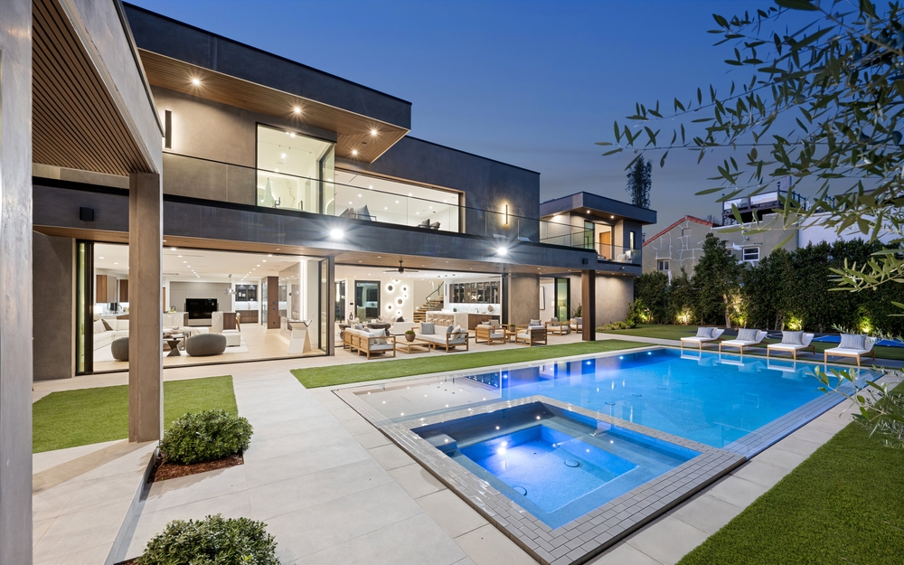Travertine Vs Porcelain Pool Deck For East Bay Backyards